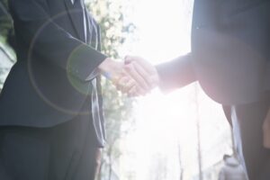 労い｜読み方・意味・使い方・ビジネス上での注意点などを解説 | マナラボ