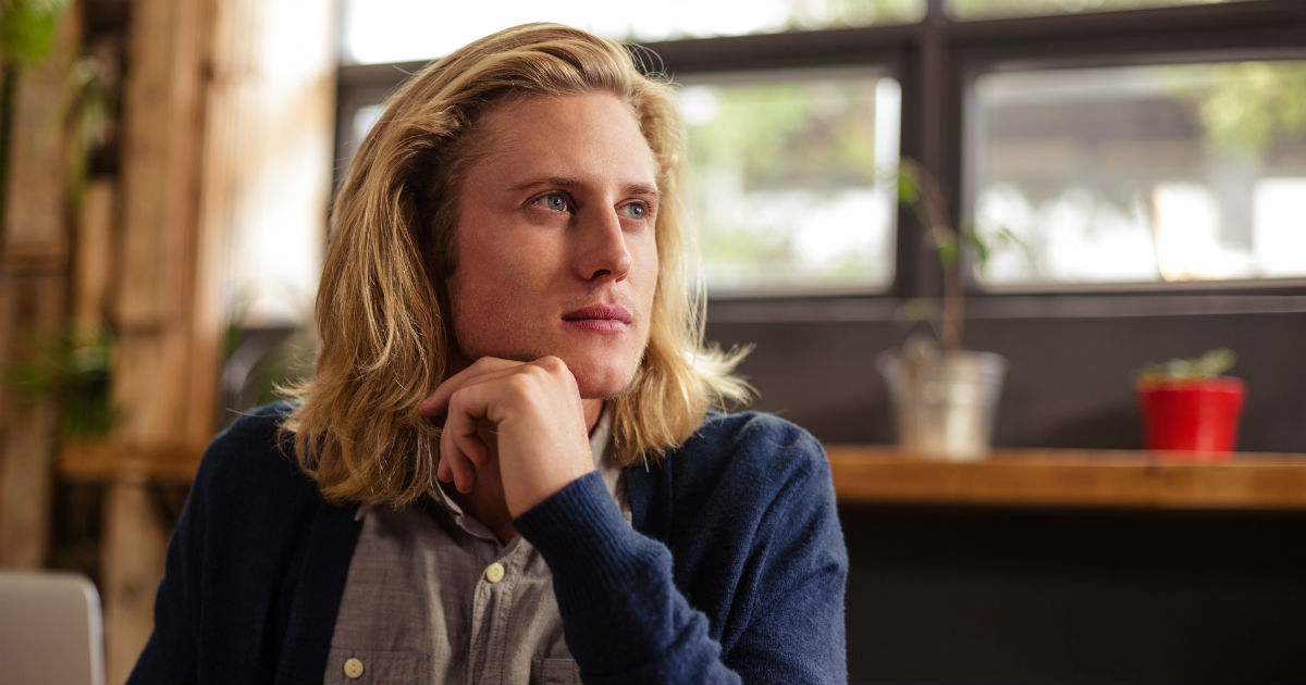 ポーカーフェイスとはどんな人？特徴と付き合い方でわかるメリット