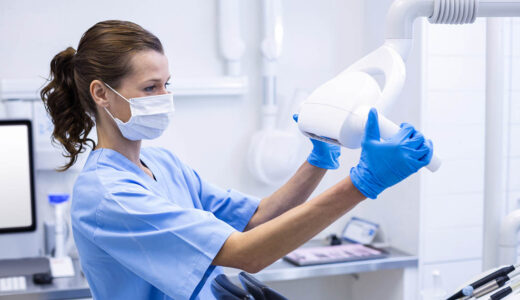 歯科助手の仕事内容・必要な資格 年収 勤務時間を詳しく解説